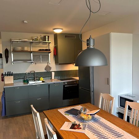 Newly Built Bright Apartment, Close To Everything If You Want To Visit Stockholm, You Will Find The Perfect Accommodation Here! Ferry Line 80 Makes It Very Convenient And Easy To Get To The City Center Nacka Exterior foto
