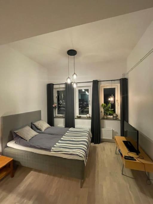 Newly Built Bright Apartment, Close To Everything If You Want To Visit Stockholm, You Will Find The Perfect Accommodation Here! Ferry Line 80 Makes It Very Convenient And Easy To Get To The City Center Nacka Exterior foto